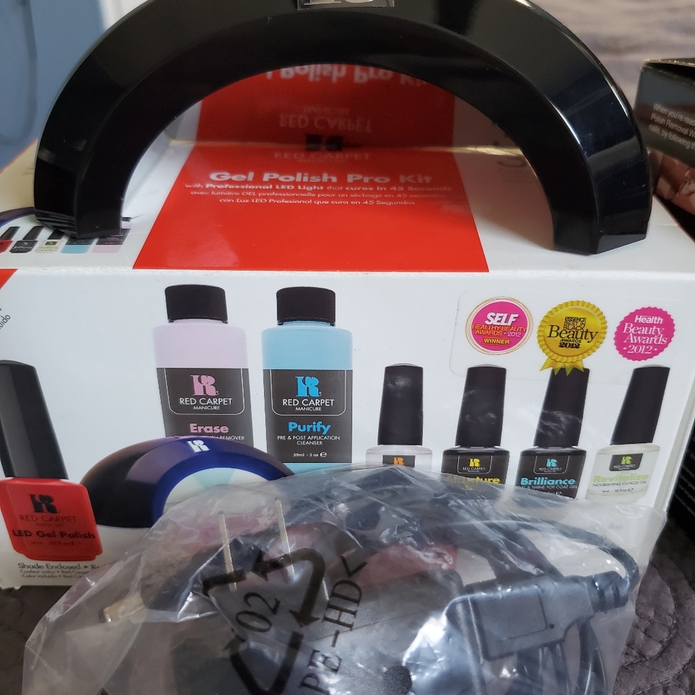 Gel polish LED light and removal wraps